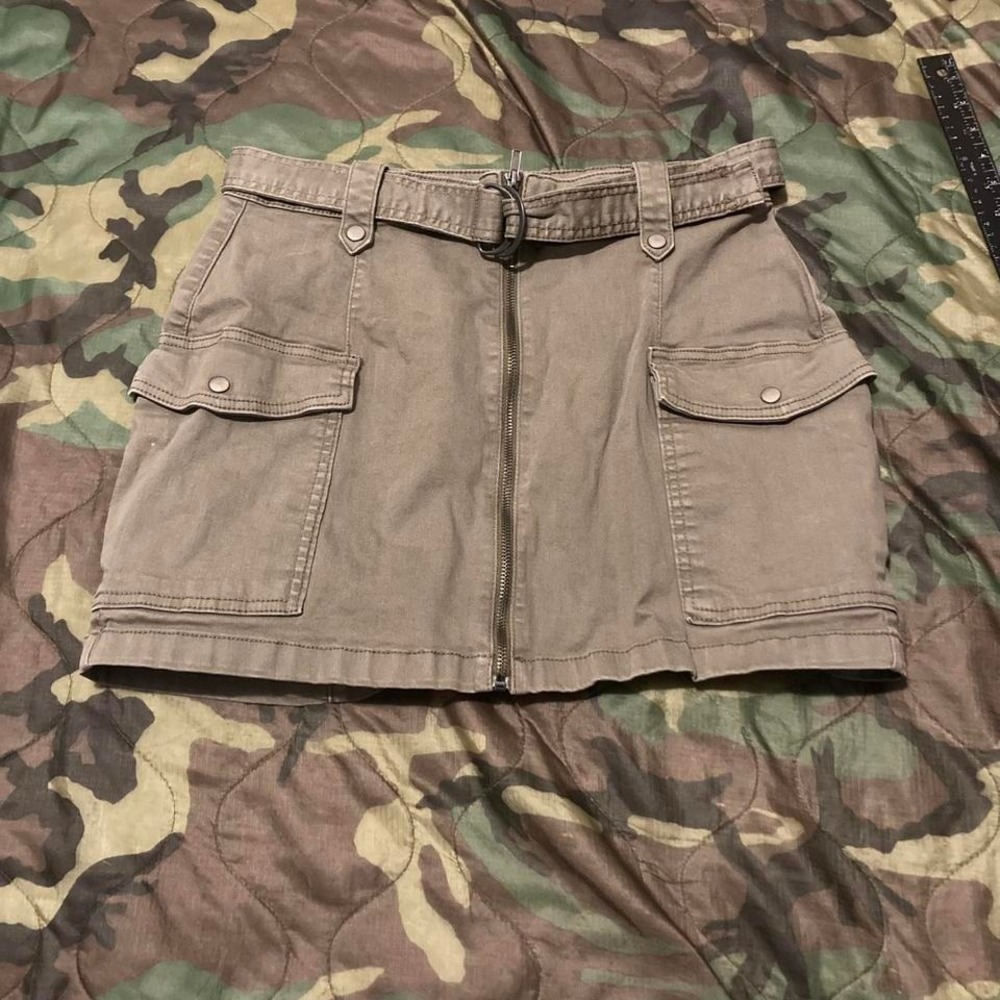 So khaki‎ mid length cargo skirt front zipper pockets y2k boho 15.5/15.5